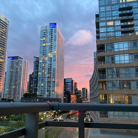 3Bdrm Lake View Condo In Toronto Eksteriør bilde