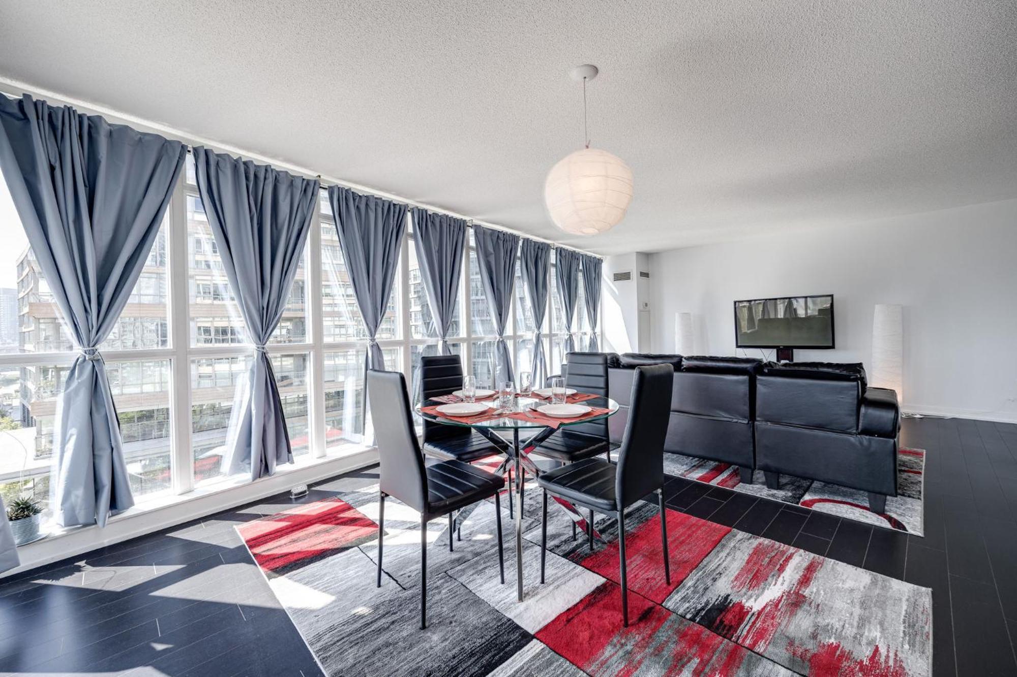 3Bdrm Lake View Condo In Toronto Eksteriør bilde